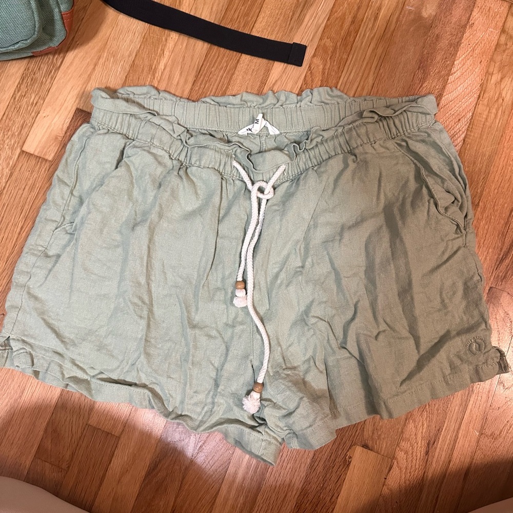 Casual Drawstring Linen-Blend Women's Shorts - Light Sage
